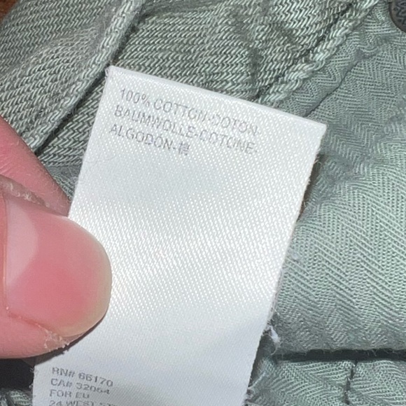 We The Free Olive Green Distress Cut Off Denim Frayed Raw Hem Shorts Size 24 - Picture 7 of 9